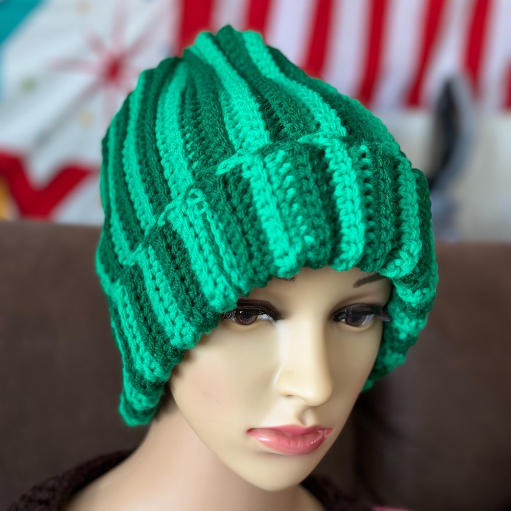 NWOT Crochet hat💚